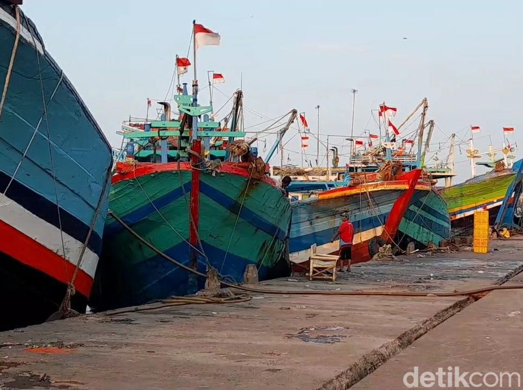 Menganggur Akibat Cuaca Buruk, Nelayan Tegal: Utang untuk Makan