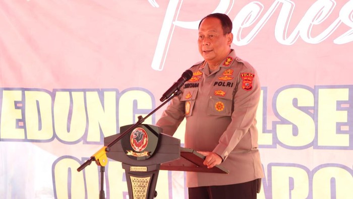 Kapolda Jabar Irjen Suntana Kapolda Jabar di saat berada di Cireunghas Kabupaten Sukabumi