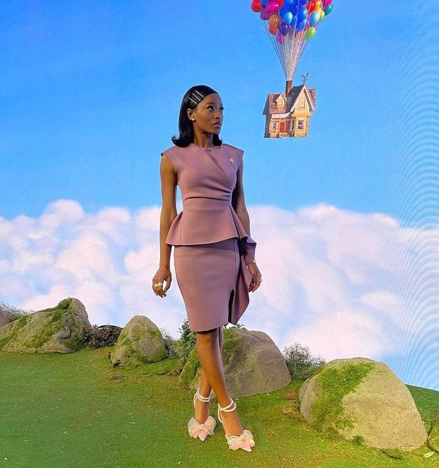Keke Palmer mengenakan peplum dress berwarna lilac