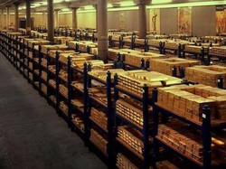 Harga Emas Dunia Melejit Tembus US$ 3.400