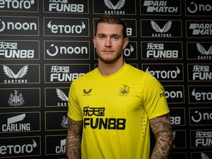 Eks Kipers Kesayangan Fan Liverpool Gabung Newcastle United