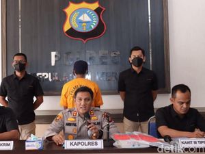 Dulu Pamer Tidur di Tumpukan Uang, Eks Kades di Riau Kini Tersangka Korupsi Dulu Pamer Tidur di Tumpukan Uang, Eks Kades di Riau Kini Tersangka Korupsi