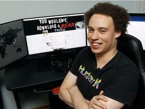 Kisah Aneh Hacker Remaja Penakluk WannaCry Malah Dibui Kisah Aneh Hacker Remaja Penakluk WannaCry Malah Dibui