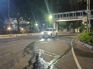 Massa Demo Kenaikan BBM Bubar, Jalan Merdeka Barat Kembali Dibuka