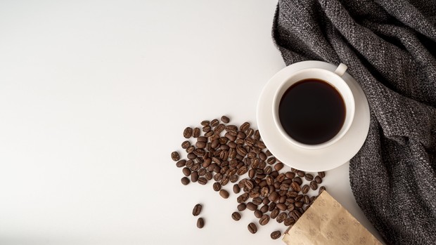 Menggunakan Kopi Bubuk Alami