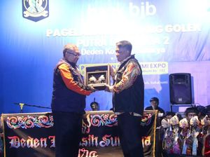 Nobar Wayang Golek Bareng Warga Jadi Cara Healing Bupati Sukabumi