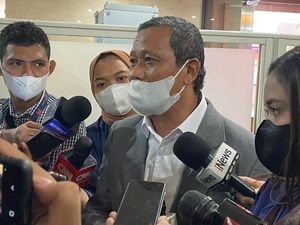 Pengacara Bripka Ricky Rizal Tegaskan Dirinya Bukan Utusan Ferdy Sambo Pengacara Bripka Ricky Rizal Tegaskan Dirinya Bukan Utusan Ferdy Sambo