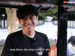 Penjual Maklor Ganteng Ini Baru Buka Gerobak Langsung Diserbu!