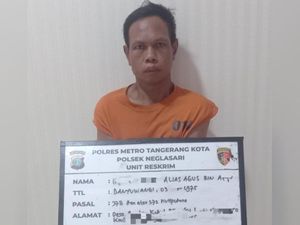 Penipu Modus Ubah Daun Jadi Uang di Tangerang Ngaku Anak Pemuka Agama Penipu Modus Ubah Daun Jadi Uang di Tangerang Ngaku Anak Pemuka Agama