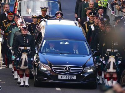 Saat Mercy E-Class Antar Peti Jenazah Ratu Elizabeth II