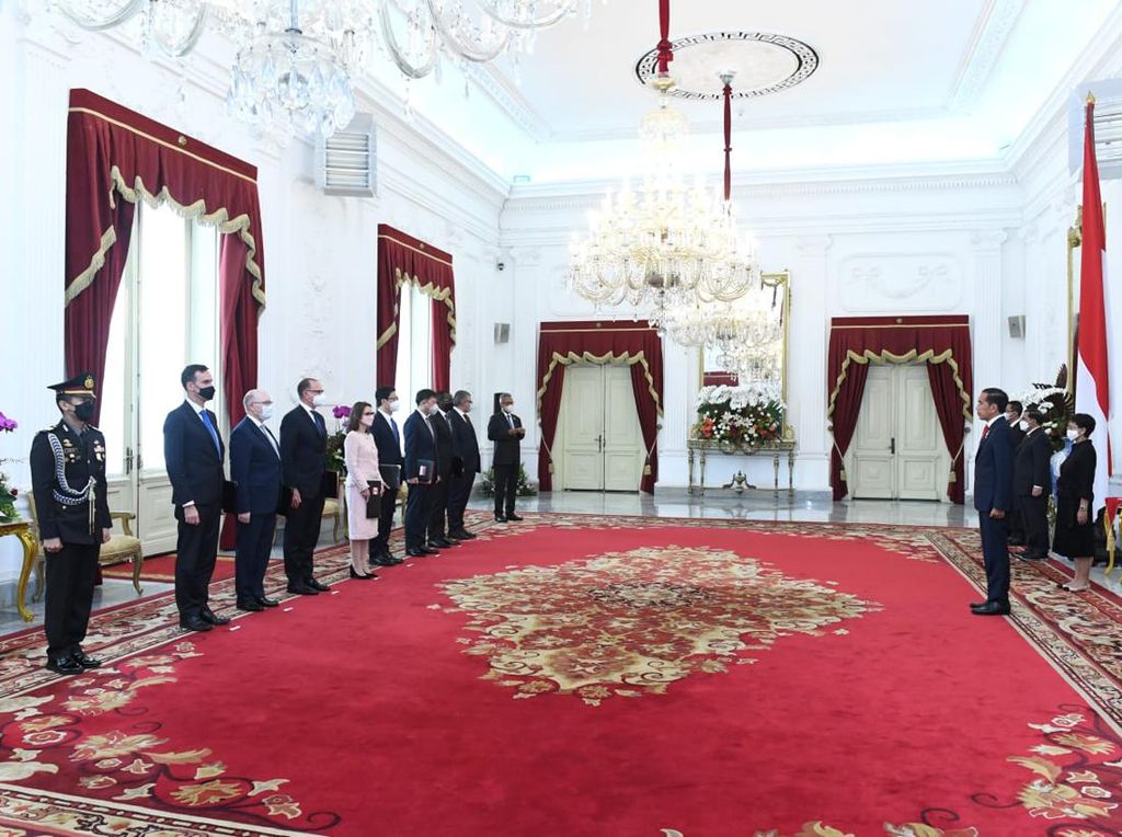 Jokowi Terima Surat Kepercayaan Dubes Kanada hingga Dubes Thailand Jokowi Terima Surat Kepercayaan Dubes Kanada hingga Dubes Thailand