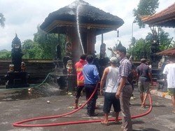 Diduga Kena Percikan Api Pembakaran Bade, Gedong Pura di Tabanan Terbakar