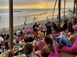 Diprotes Warlok, Tempat Hiburan Canggu Mesti Tutup Jam 1 Pagi