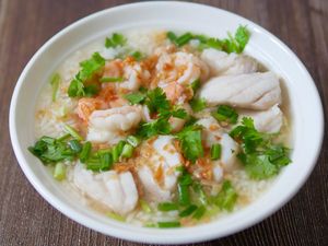 Resep Nasi Sop Ikan dan Udang Berkuah Gurih Untuk Penghangat Badan