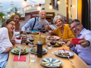 Hangout Nyaman dengan Keluarga di Restoran Baru yang Asri dan Ramah Anak
