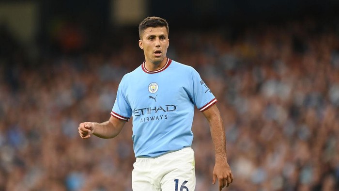 MANCHESTER, ENGLAND - AUGUST 31: Rodri of Manchester City in action during the Premier League match between Manchester City and Nottingham Forest at Etihad Stadium on August 31, 2022 in Manchester, England. (Photo by Michael Regan/Getty Images)