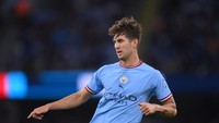 Bek tengah John Stones ada di nomor keempat, dengan gaji 250 ribu Pounds atau setara Rp 4,3 miliar per pekan. Stones dinilai kerap tampil naik-turun (Getty Images)