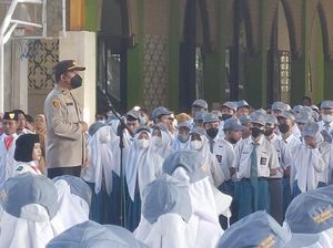 Tak Hanya Menindak Pelaku, Polisi Juga Sosialisasi Bahaya Narkoba di Sekolah