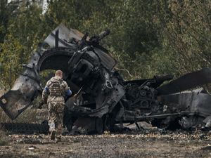 Jejak Kehancuran di Kota Izium Usai Militer Rusia Ditarik Mundur Jejak Kehancuran di Kota Izium Usai Militer Rusia Ditarik Mundur