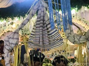 Warga Osing Tak Bisa Lepas dari Kain Tenun Mulai Lahir hingga Meninggal Warga Osing Tak Bisa Lepas dari Kain Tenun Mulai Lahir hingga Meninggal