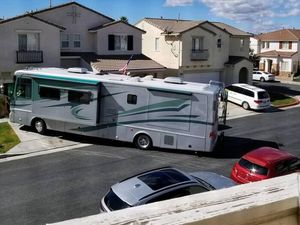 Kalau Beli Rumah, Amit-amit deh Ketemu Tetangga yang Begini!