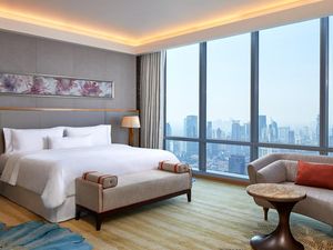 Bertabur Kemewahan, Inilah Hotel Tertinggi di Indonesia