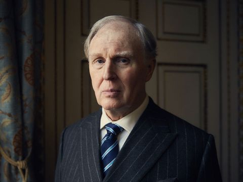 Tim Pigott-Smith pemeran Raja Charles dalam King Charles III (2017).