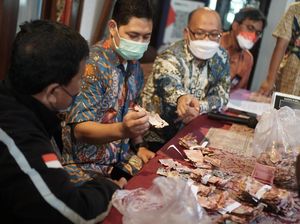 Samin Bawa Uang Puluhan Juta Hancur Dimakan Rayap ke BI, Ini Hasilnya