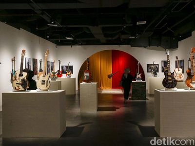 Warna-warni di Dawai-dawai Dewa Budjana