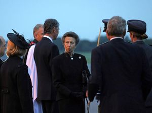 Putri Anne: Putri Tunggal Ratu Elizabeth, Tetap Tangguh Meski Berduka