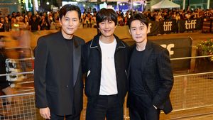 Jung Woo Sung, Kim Nam Gil, dan Kim Jun Han Disambut Penuh Cinta di Toronto