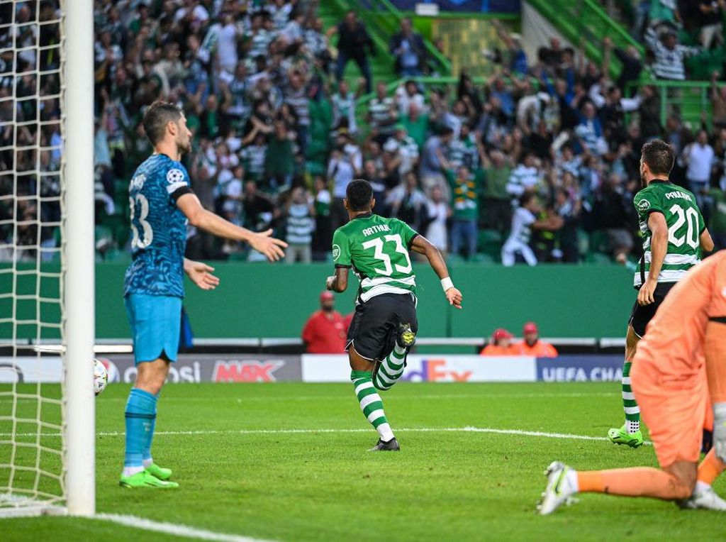 Saat Sporting Cetak Gol Kedua ke Gawang Tottenham, Thierry Henry: Bye Saat Sporting Cetak Gol Kedua ke Gawang Tottenham, Thierry Henry: Bye