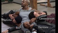 Tak cuma Lewandowski, para pemain Barca lain pun dianggap tidak berkutik! Foto: dok. Twitter