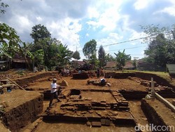 Wow! Candi Besar Ditemukan Dekat Borobudur, Disusun dari Batu Bata
