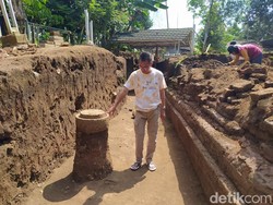 Candi Batu Bata Terbesar di Jateng Usianya Sama dengan Borobudur