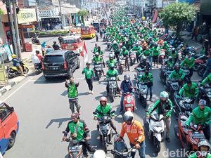 Potongan Aplikasi Kegedean di Atas 15%, Driver Ojol Protes Minta Hal Ini! Potongan Aplikasi Kegedean di Atas 15%, Driver Ojol Protes Minta Hal Ini!