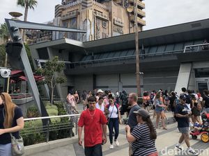 Begini Rasanya Seru-seruan di Disneyland Resort AS Begini Rasanya Seru-seruan di Disneyland Resort AS