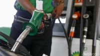 Suasana di SPBU BP Setelah Harga BBMnya Turun