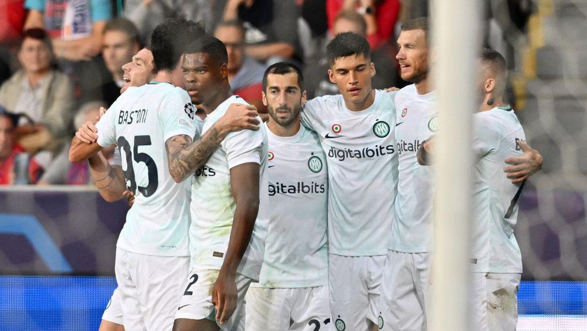 Inter Milan bersaing dengan Barcelona dan Bayern Munich. (Foto: AFP via Getty Images/JOE KLAMAR)