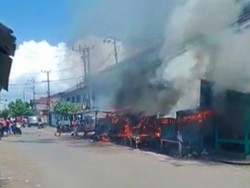 Tiga Warung di Banyuwangi Terbakar Diduga karena Ledakan Tabung Elpiji