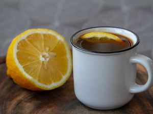 Ini Alasan Orang Suka Menambahkan Air Lemon pada Seduhan Kopi Ini Alasan Orang Suka Menambahkan Air Lemon pada Seduhan Kopi