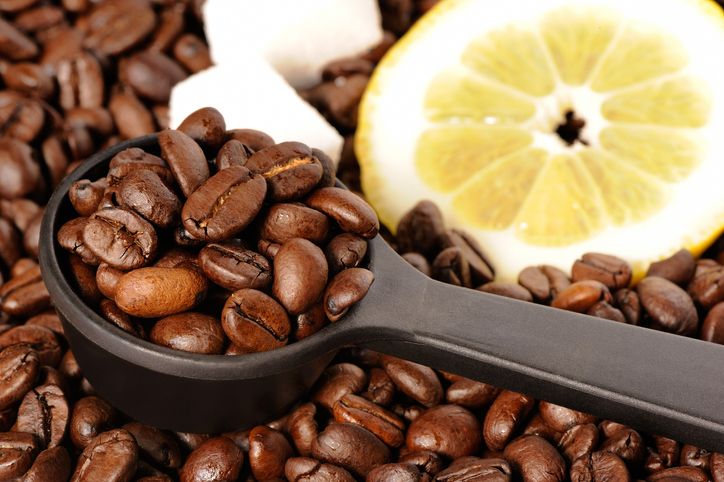 alasan orang racik kopi pakai lemon
