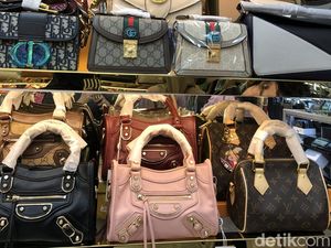 Diminati Artis Hingga Istri TNI, Segini Omzet Penjualan Tas Branded KW Diminati Artis Hingga Istri TNI, Segini Omzet Penjualan Tas Branded KW