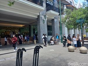 Pengelola Baru Klaim Tawari Pekerja Mal Malioboro & Hotel Ibis Gabung Lagi Pengelola Baru Klaim Tawari Pekerja Mal Malioboro & Hotel Ibis Gabung Lagi