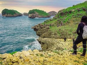 Pantai Klayar: Daya Tarik, Lokasi dan Harga Tiket