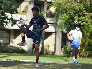 Persib Kontrak Winger Muda Ferdiansyah hingga 2026 Persib Kontrak Winger Muda Ferdiansyah hingga 2026