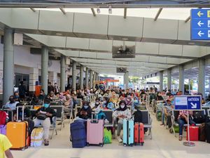 Dampak BBM Naik, Penumpang KA Bertambah, Ini Fotonya Dampak BBM Naik, Penumpang KA Bertambah, Ini Fotonya