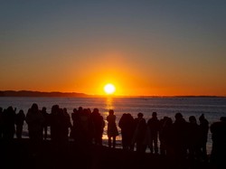 Momen Langka, Matahari Tepat di Atas Khatulistiwa Siang Ini