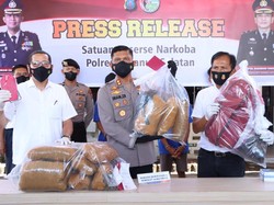 Kedapatan Bawa 15 Kg Ganja, 2 Warga Sidimpuan Ditangkap di Tapsel