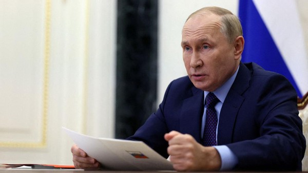 Russian President Vladimir Putin chairs a meeting with members of the Security Council via a video conference call in Moscow, Russia, September 9, 2022. Sputnik/Gavriil Grigorov/Pool via REUTERS/File Photo